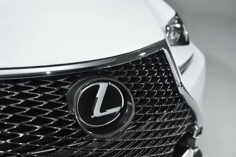 Lexus RC F Sport - 15
