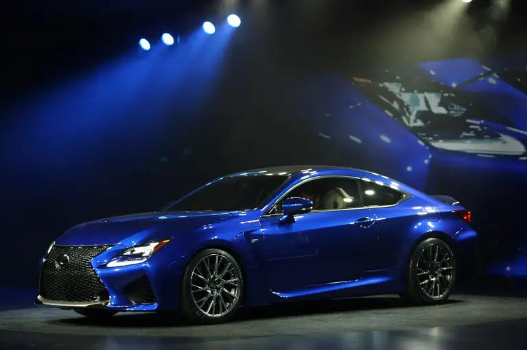  Lexus RCF - Salone di Detroit 2014 - 12