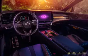 Lexus RX  Black Panther