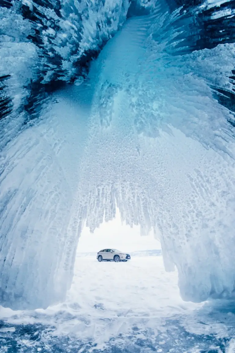 Lexus sul lago ghiacciato Baikal  - 26
