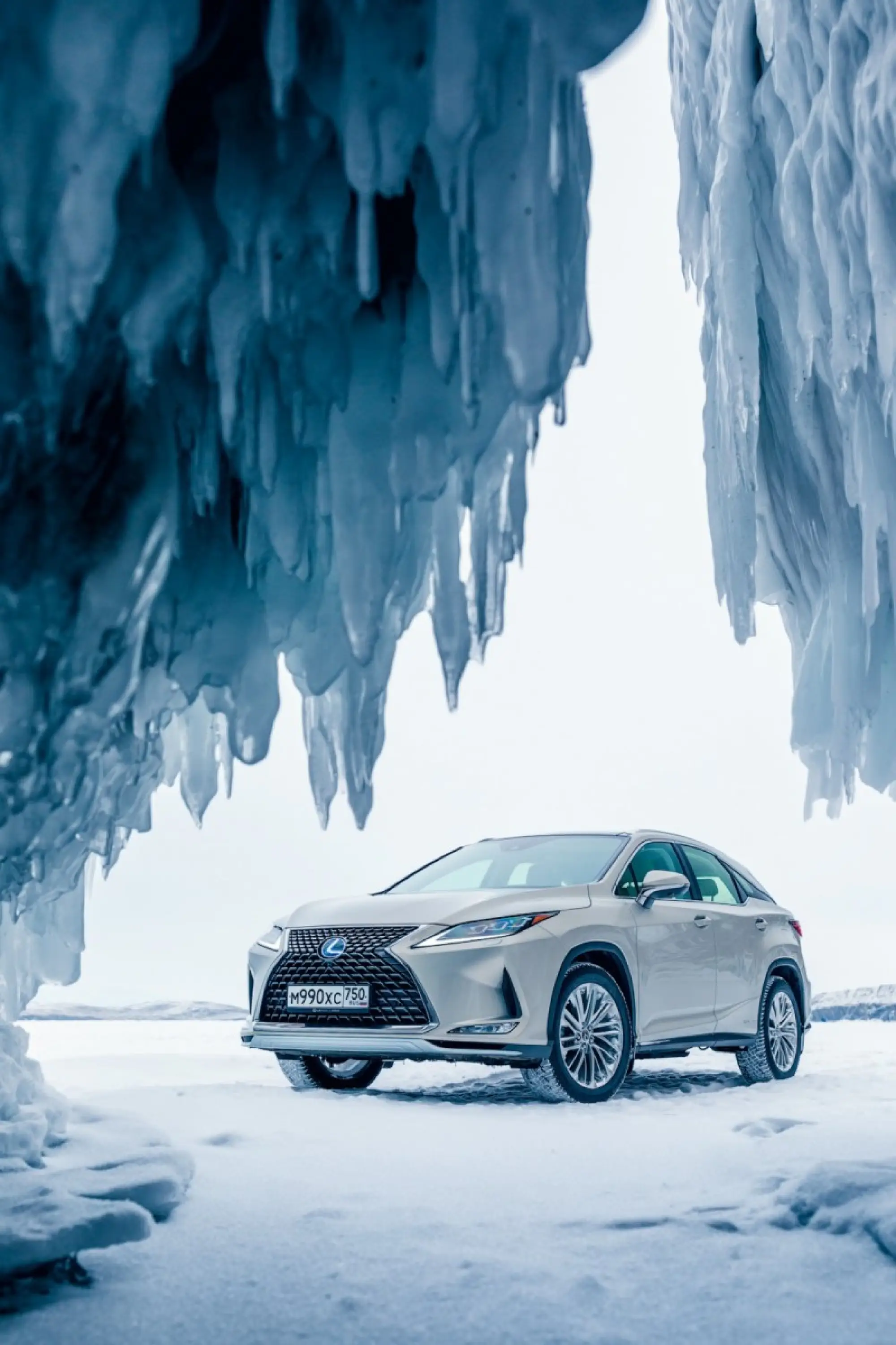 Lexus sul lago ghiacciato Baikal  - 39