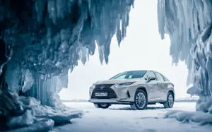 Lexus sul lago ghiacciato Baikal  - 41