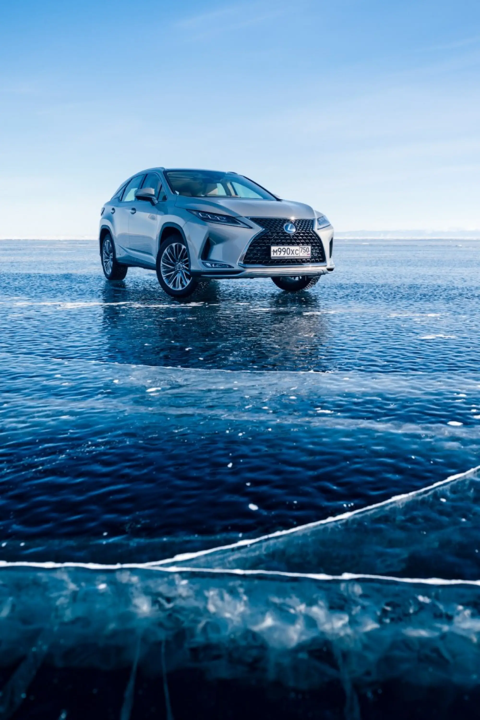 Lexus sul lago ghiacciato Baikal  - 50