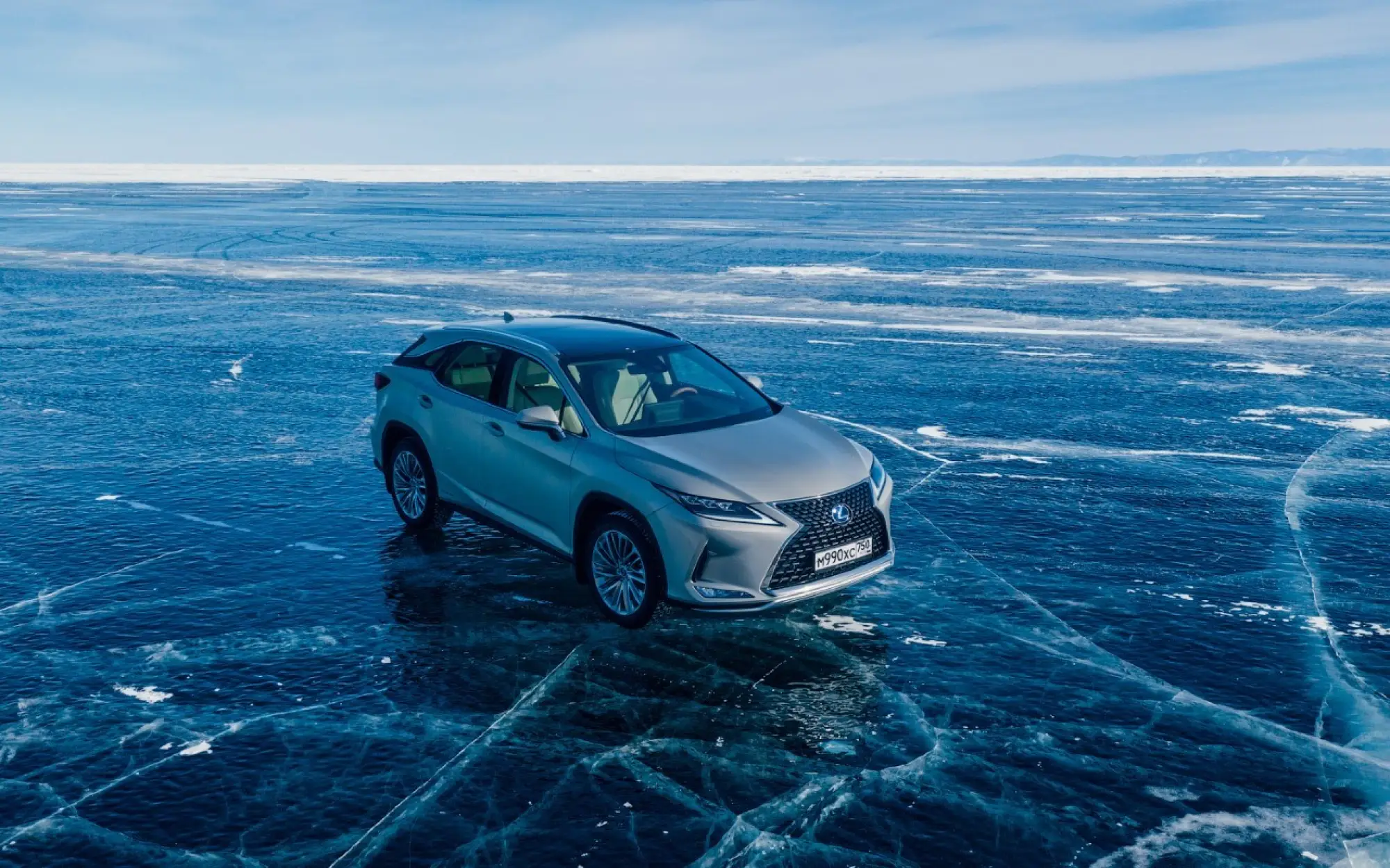 Lexus sul lago ghiacciato Baikal  - 54