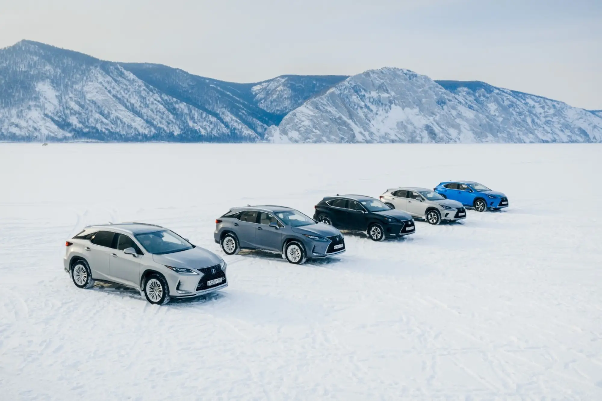 Lexus sul lago ghiacciato Baikal  - 64