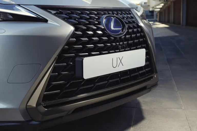 Lexus UX 2021 foto ufficiali - 1