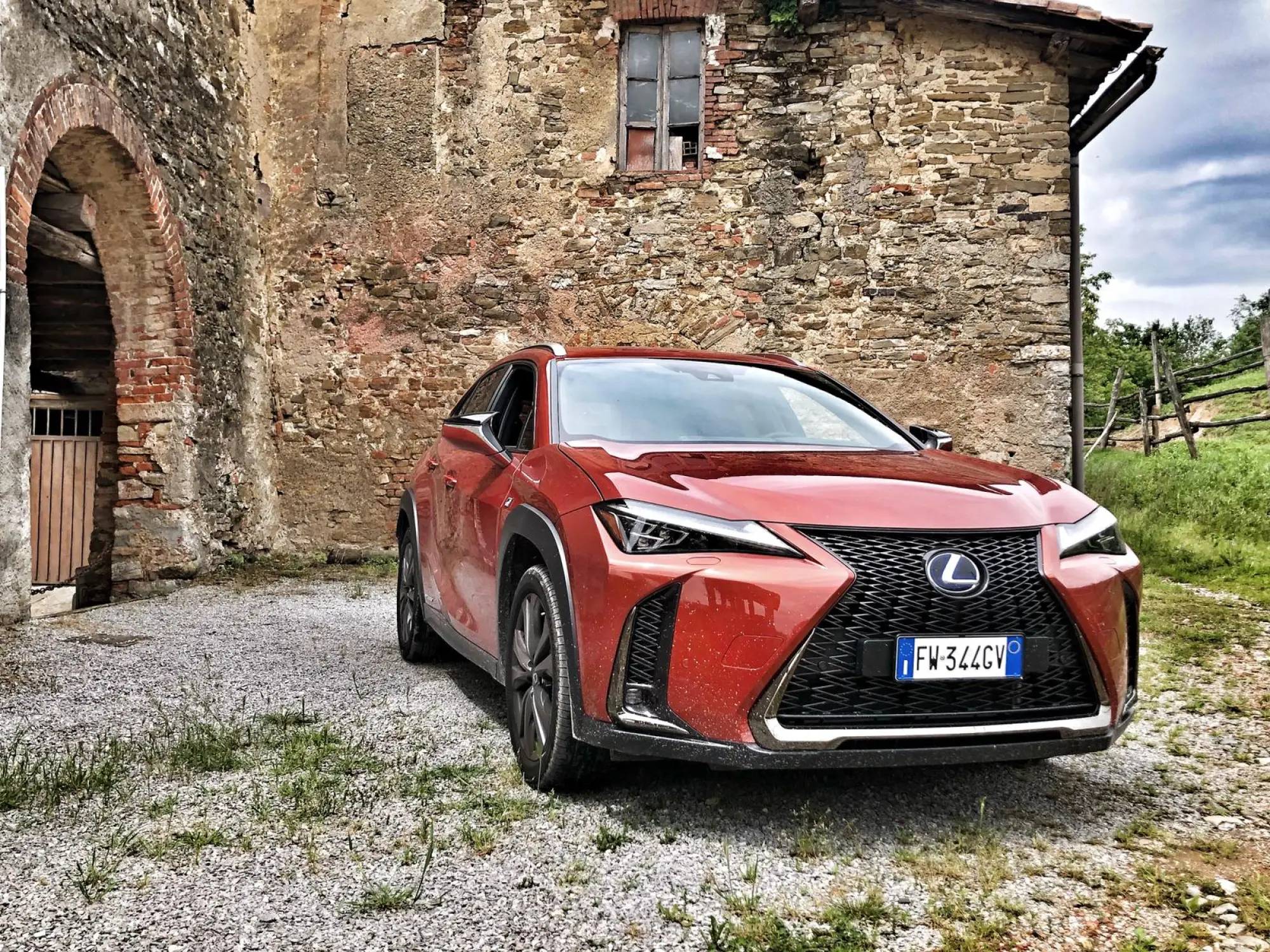 Lexus UX 250h FSPORT 2019 - 14