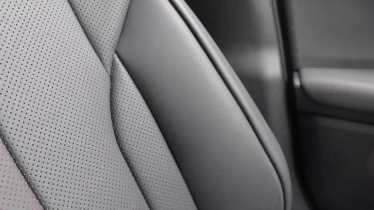 Lexus UX 250h FSPORT 2019 - 16