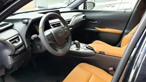 Lexus UX 300e 2021