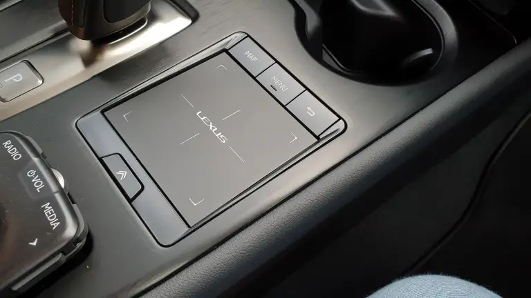 Lexus UX 300e 2021 - 3