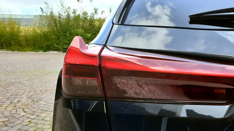 Lexus UX 300e 2021 - 17