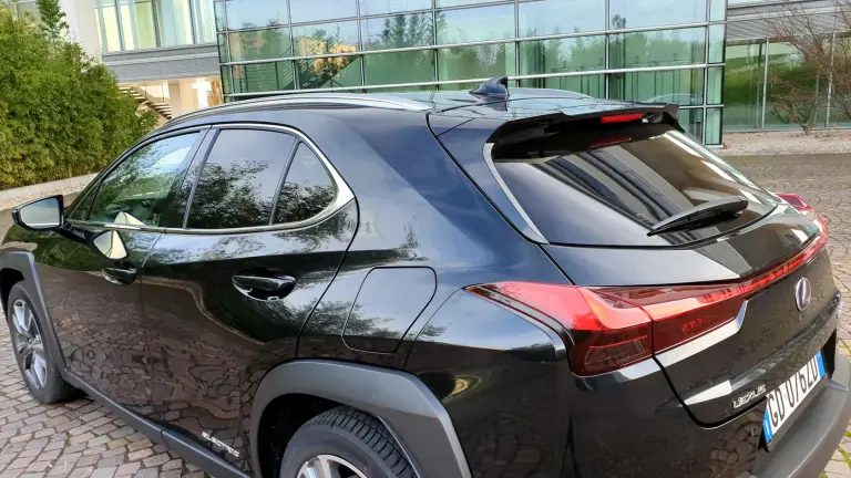 Lexus UX 300e 2021 - 19