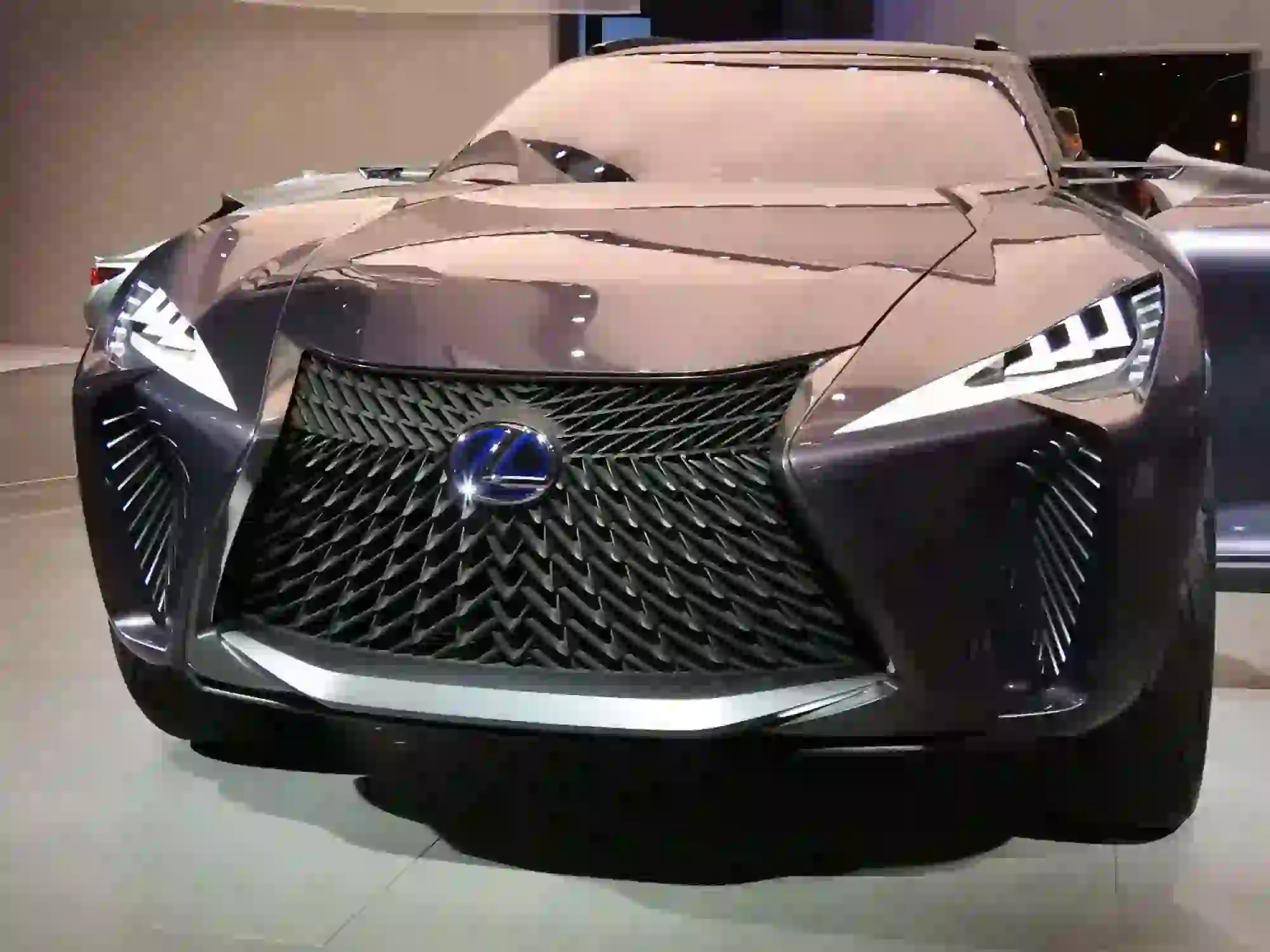 Lexus UX Concept Salone di Detroit 2017 - 6