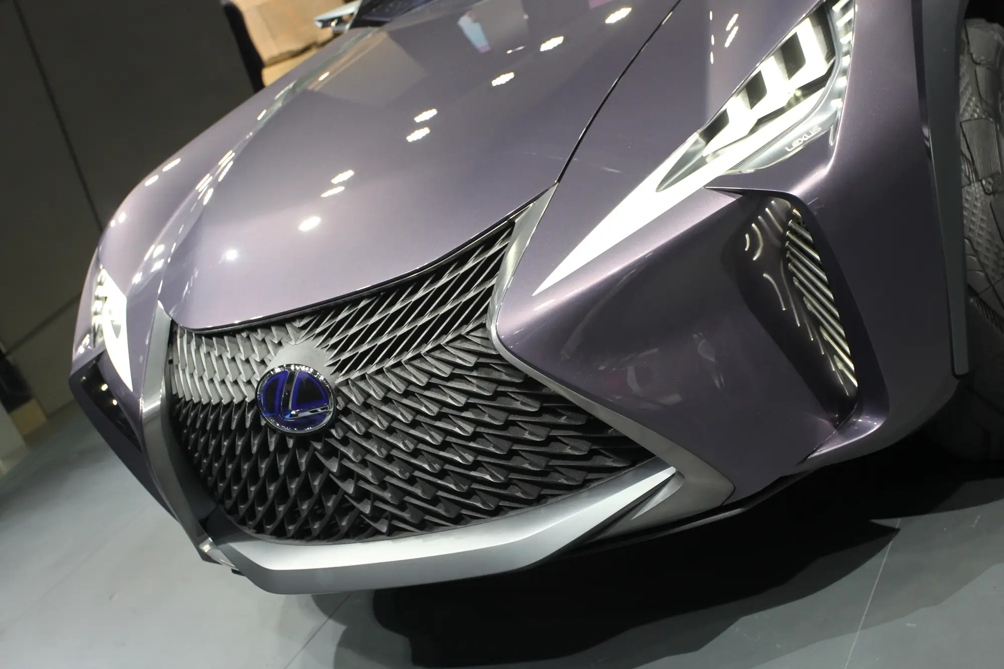 Lexus UX Concept - Salone di Parigi 2016 - 5