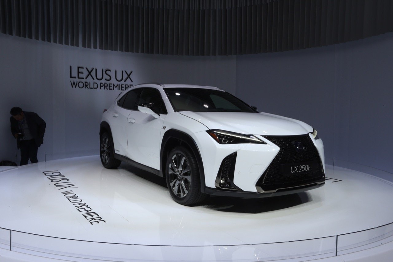 Lexus UX (foto live) - Salone di Ginevra 2018