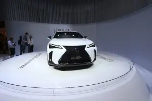 Lexus UX (foto live) - Salone di Ginevra 2018