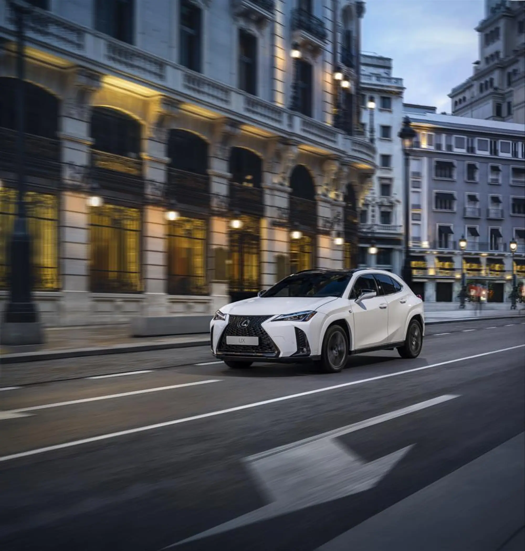 Lexus UX Hybrid MY 2023 - 21