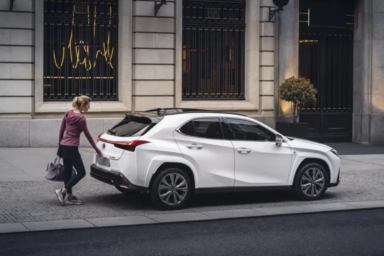 Lexus UX Hybrid MY 2023 - 3