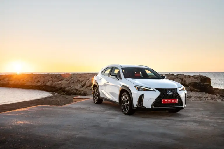 Lexus UX Hybrid - nuove foto - 1