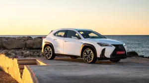 Lexus UX Hybrid - nuove foto - 3