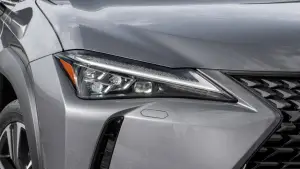 Lexus UX Hybrid - nuove foto - 9