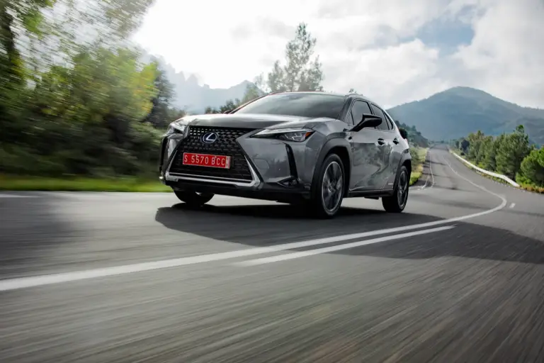 Lexus UX Hybrid - nuove foto - 20