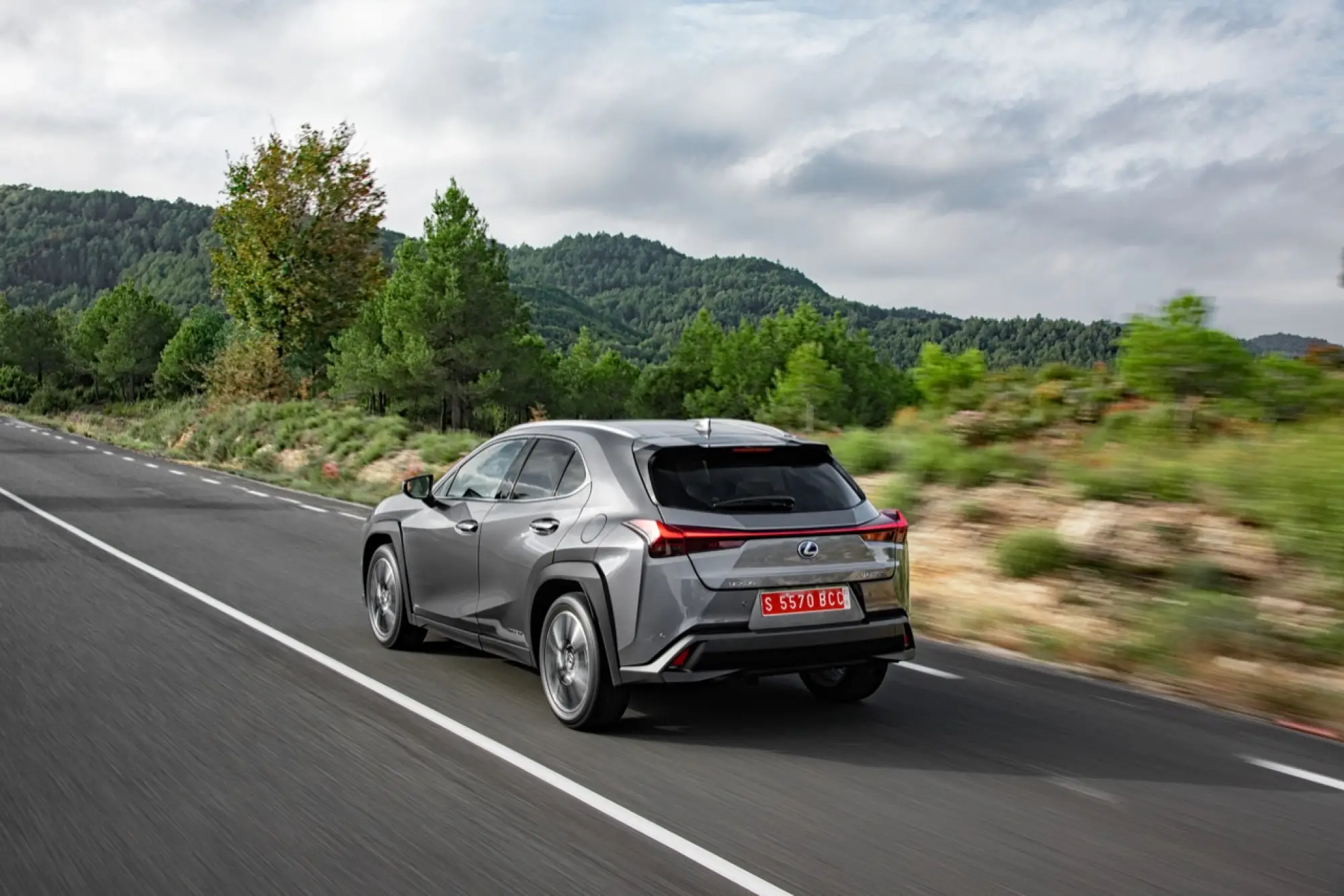 Lexus UX Hybrid - nuove foto - 22