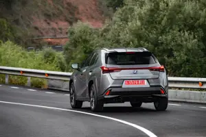 Lexus UX Hybrid - nuove foto - 26