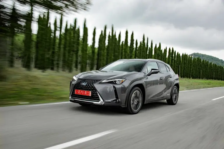 Lexus UX Hybrid - nuove foto - 30