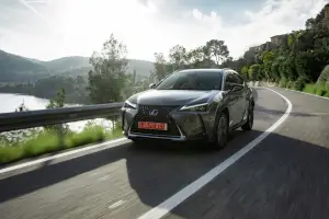 Lexus UX Hybrid - nuove foto - 36