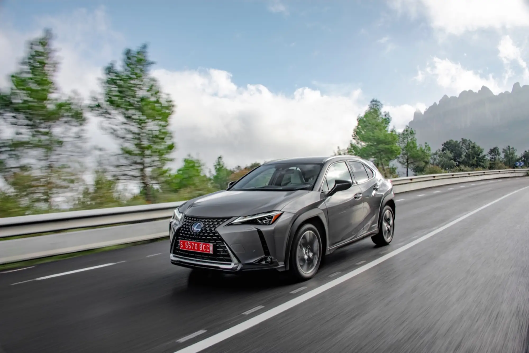 Lexus UX Hybrid - nuove foto - 41
