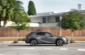 Lexus UX Hybrid - nuove foto - 43