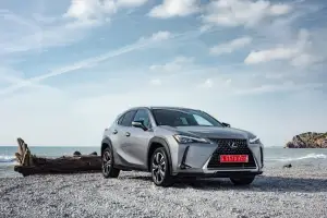 Lexus UX Hybrid - nuove foto - 50