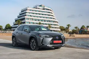 Lexus UX Hybrid - nuove foto - 54