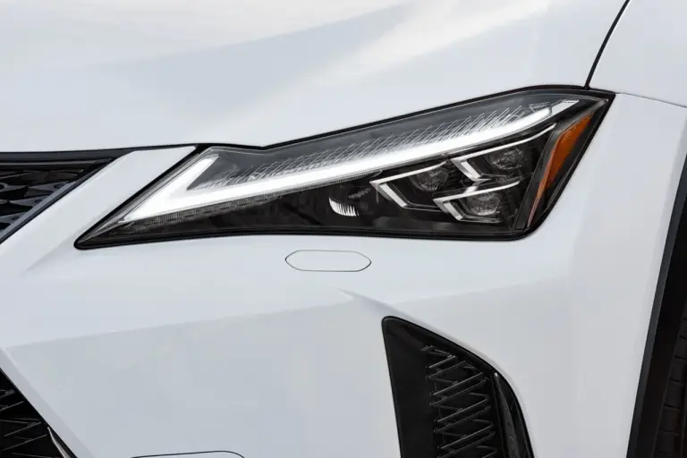 Lexus UX Hybrid - nuove foto - 68