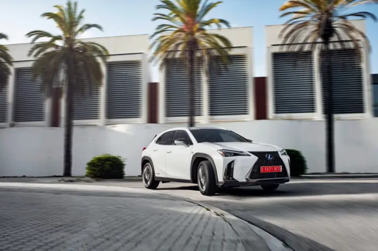 Lexus UX Hybrid - nuove foto - 73