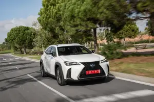 Lexus UX Hybrid - nuove foto - 74