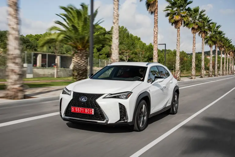 Lexus UX Hybrid - nuove foto - 76