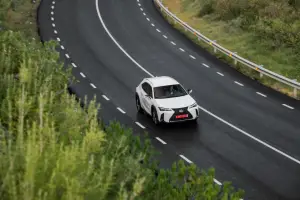 Lexus UX Hybrid - nuove foto - 79