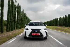 Lexus UX Hybrid - nuove foto - 86