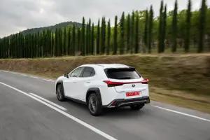 Lexus UX Hybrid - nuove foto - 88