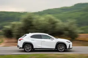 Lexus UX Hybrid - nuove foto - 92