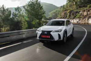 Lexus UX Hybrid - nuove foto - 99