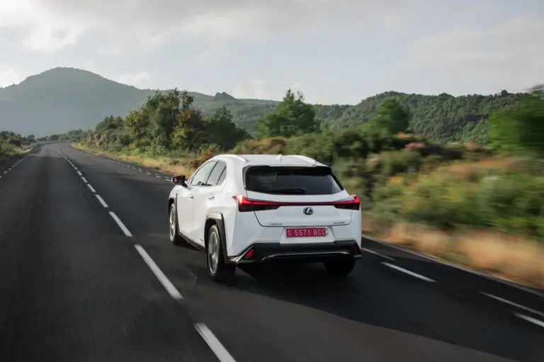 Lexus UX Hybrid - nuove foto - 103