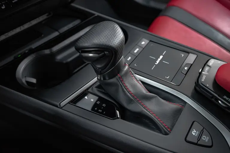 Lexus UX Hybrid - nuove foto - 111
