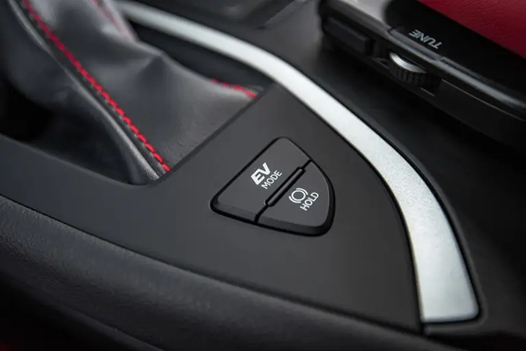 Lexus UX Hybrid - nuove foto - 113