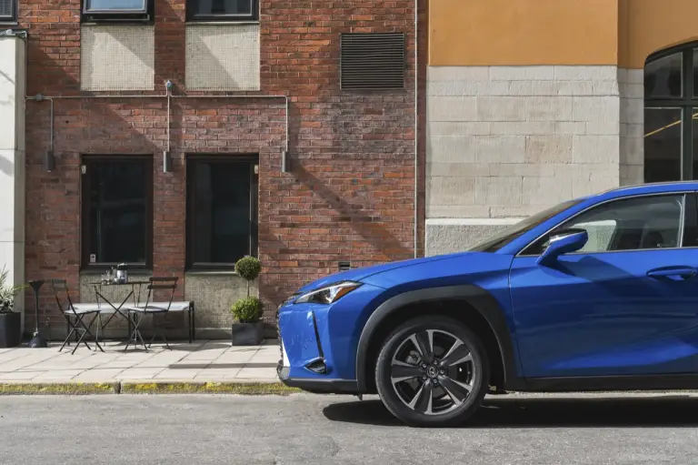 Lexus UX Hybrid - nuove foto - 165