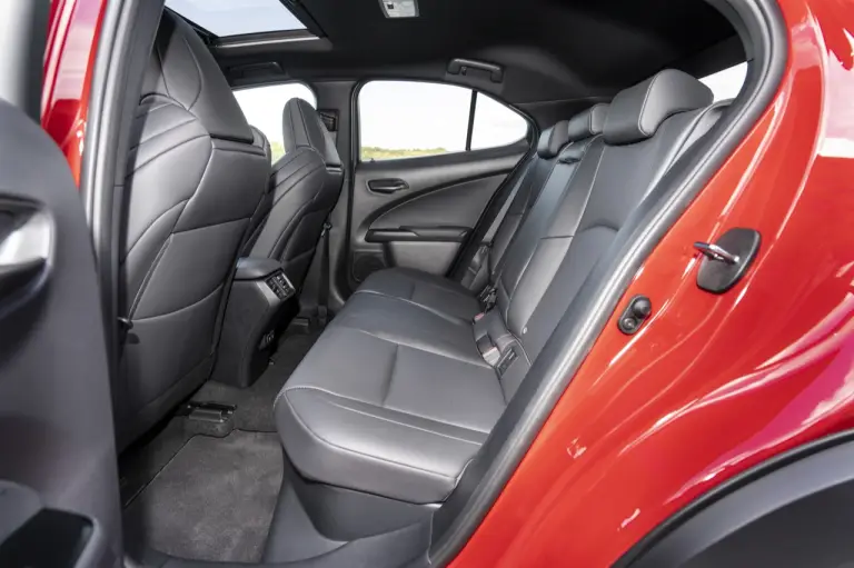 Lexus UX Hybrid - nuove foto - 230
