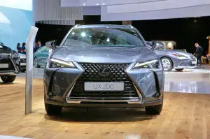 Lexus UX - Salone di Parigi 2018
