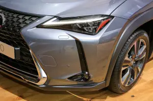Lexus UX - Salone di Parigi 2018